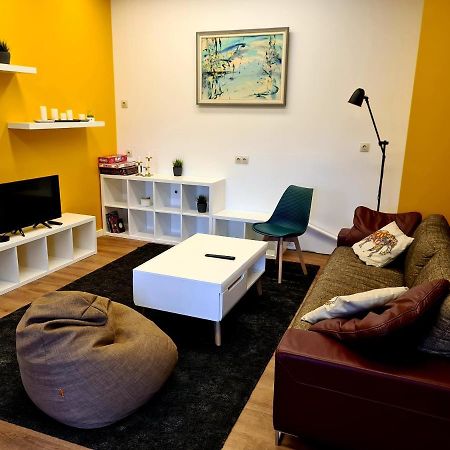 Railway Bed Hostel Каунас Екстериор снимка