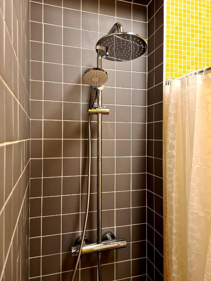 Railway Bed Hostel Каунас Екстериор снимка