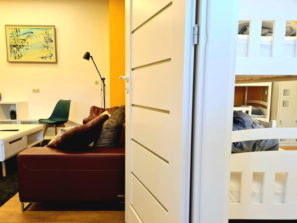 Railway Bed Hostel Каунас Екстериор снимка
