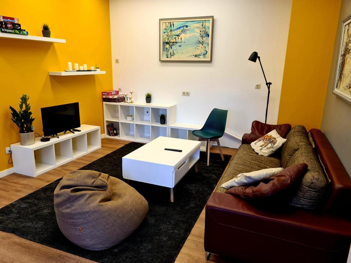 Railway Bed Hostel Каунас Екстериор снимка