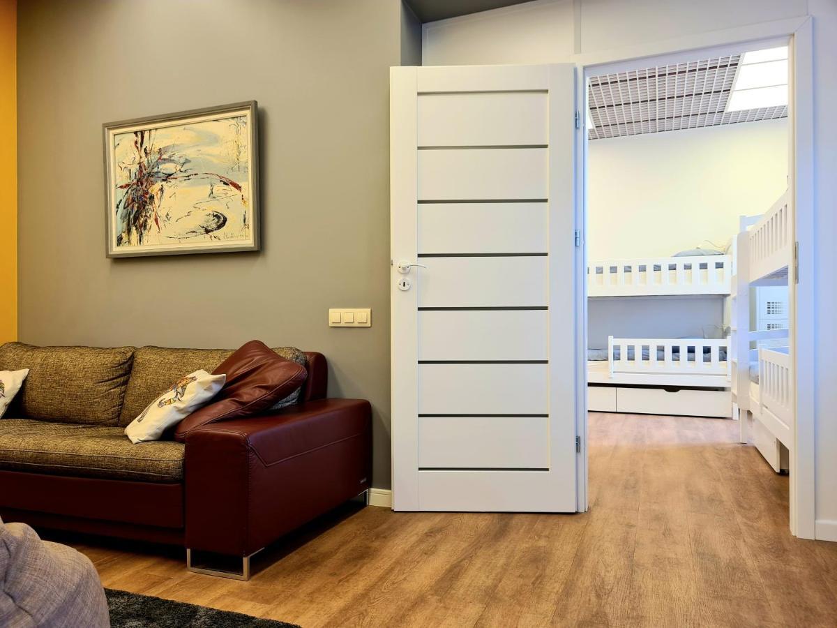 Railway Bed Hostel Каунас Екстериор снимка